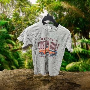 Buc-ee's Shirt Men Gray Classic Truck Turnin & Burning Since 1982 Sz small